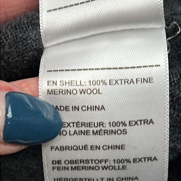 Untuckit Men's 1/4 Zip 100% Extra Fine Merino Wool Sweater - Picture 9 of 10